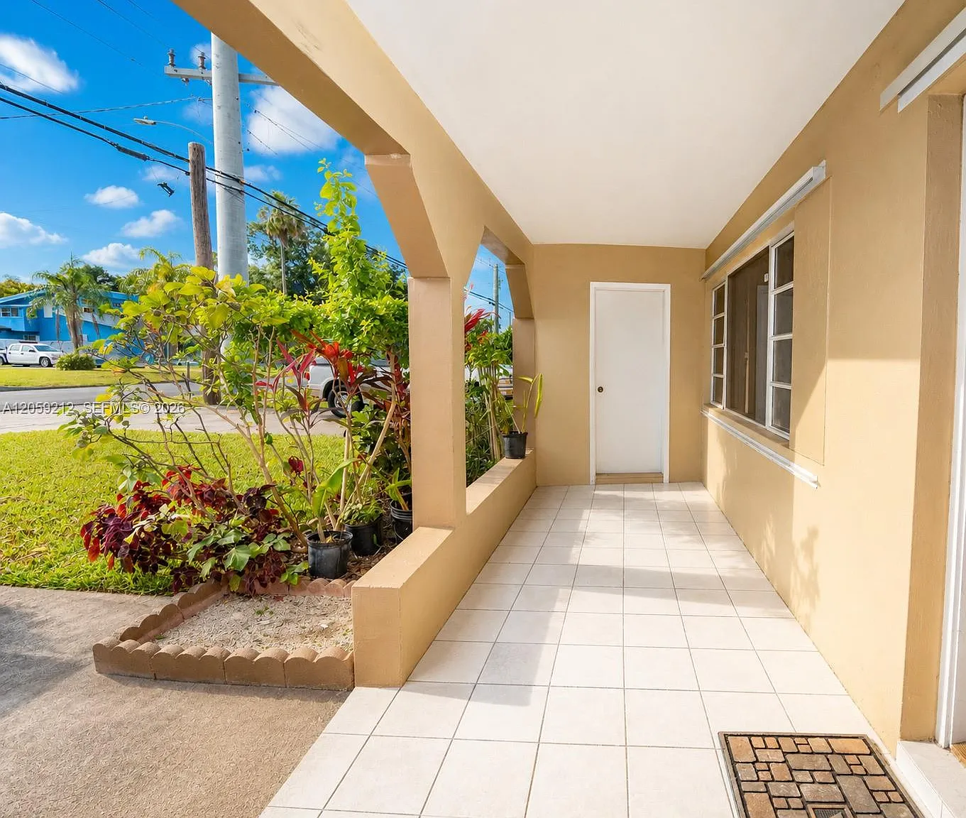 3 bed, 1490 sqft, $3,500 — Photo 2
