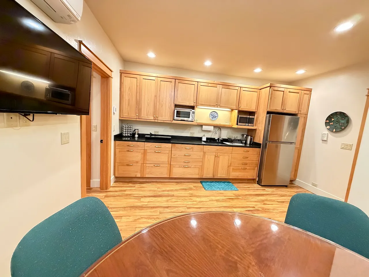 1 bed, 725 sqft, $2,700 — Photo 2