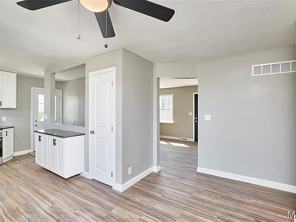 2nd image of 3523 E Four Ridge Rd