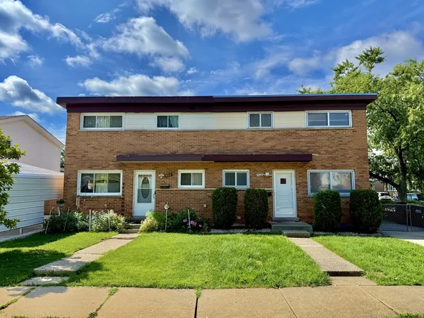 9117 Barberry Ln, Des Plaines, IL 60016