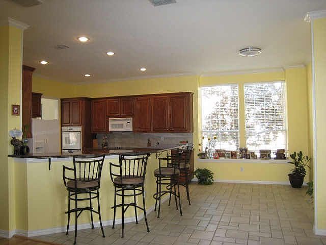 1st image of 905 Nottingham Cir