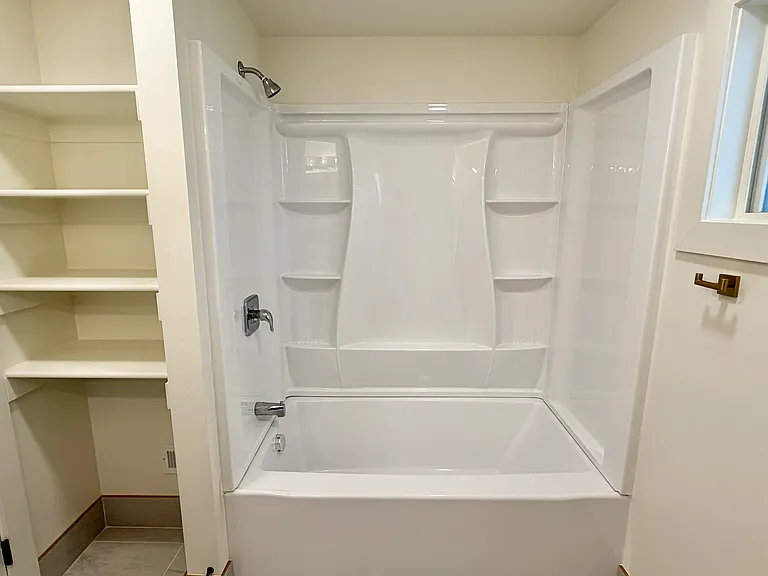 145 N Byron Ave #A — Photo 16