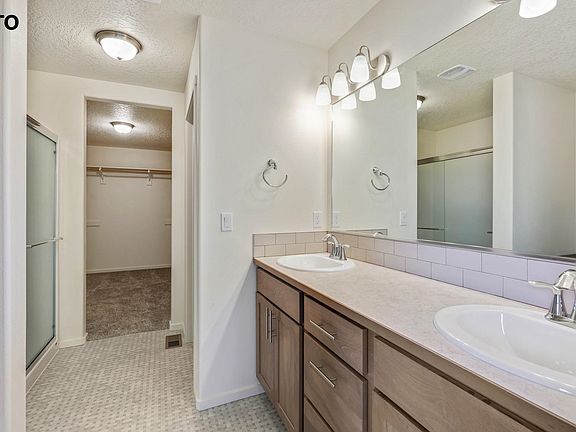 4th image of 401 S Treeline Pl
