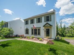 241 Deerfield Dr, Canonsburg, PA 15317