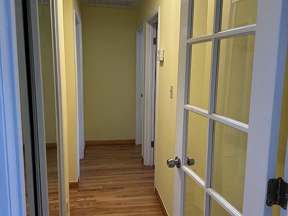5th image of 4930 Manitoba Dr