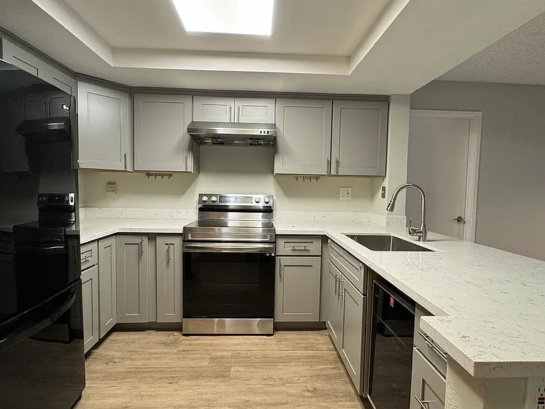 545 Pierce St #2110 — Photo 4