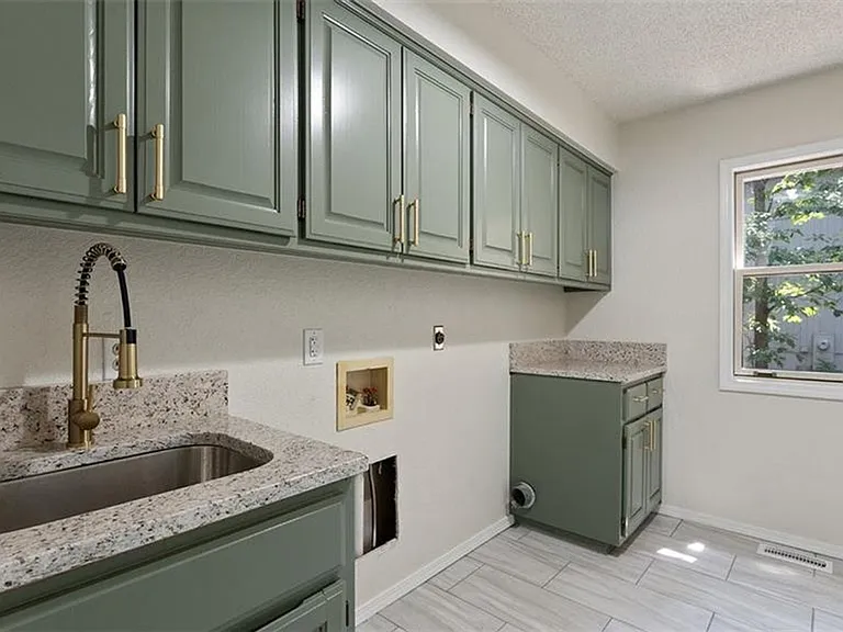 44 Sandwick Dr — Photo 19