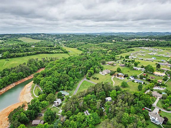 5th image of 1107 Evergreen Trl