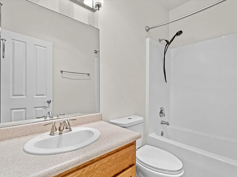 Chinook Way Apartments — Photo 94
