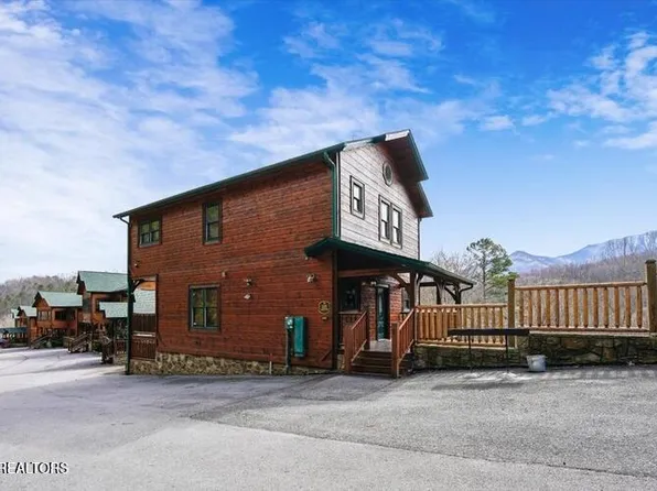 832 Resort Way, Gatlinburg, TN 37738