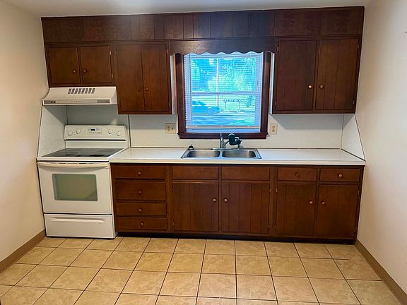 2nd image of 559 Aberdeen Rd