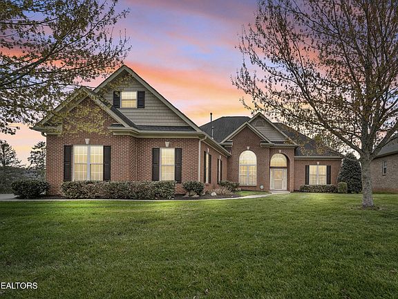 2nd image of 3749 Holly Berry Dr