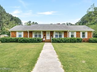 506 Forrest Rd, Warsaw, NC 28398