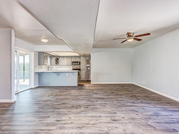 5th image of 2926 W Michelle Dr
