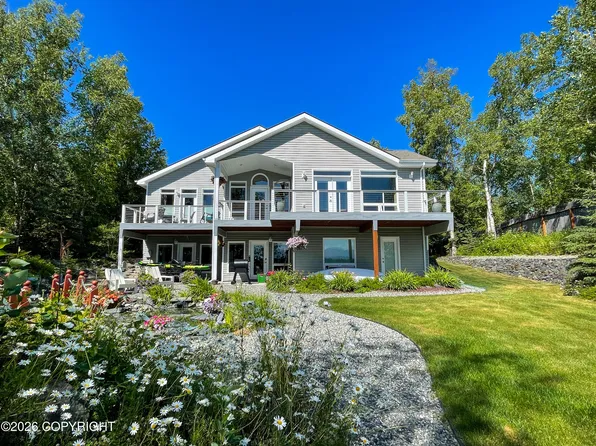 550 W Selina Ln, Wasilla, AK 99654