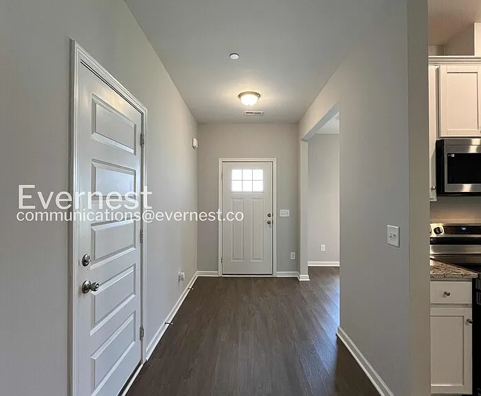 1046 Echo Ridge Rd — Photo 3