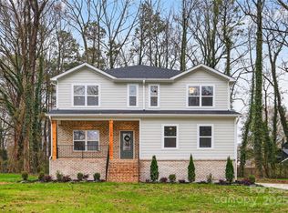 104B Forest Hills Dr, Mount Holly, NC 28120