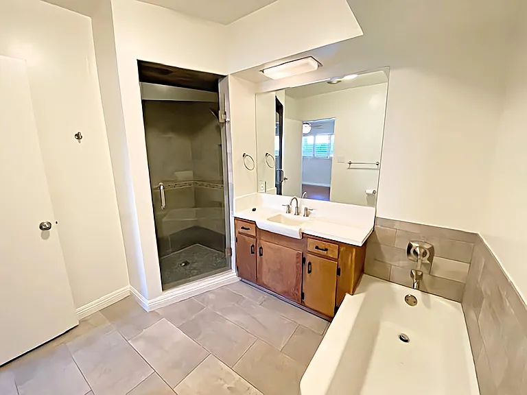 1817 N Fuller Ave #301 — Photo 9