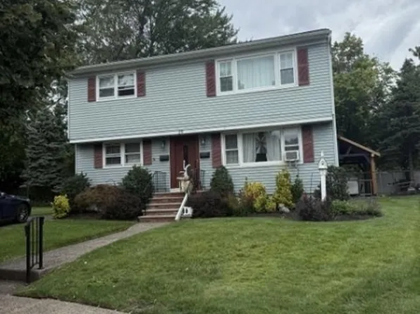 28 Chambers Ct, Clifton, NJ 07013