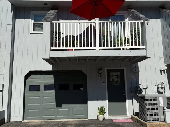 26 Bluestone Dr #26, Nashua, NH 03060