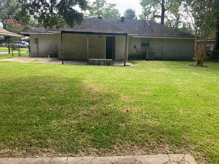 1765 Potwin Dr — Photo 2