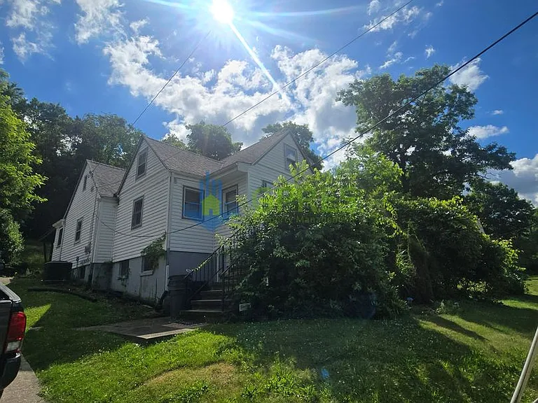 417 Vogel Dr — Photo 1