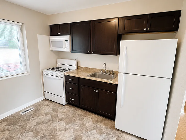 Shannon - 2440 — Photo 10