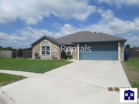 2nd image of 401 Rainbow Ct