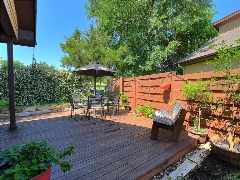 2001 Faro Dr #21 — Photo 15