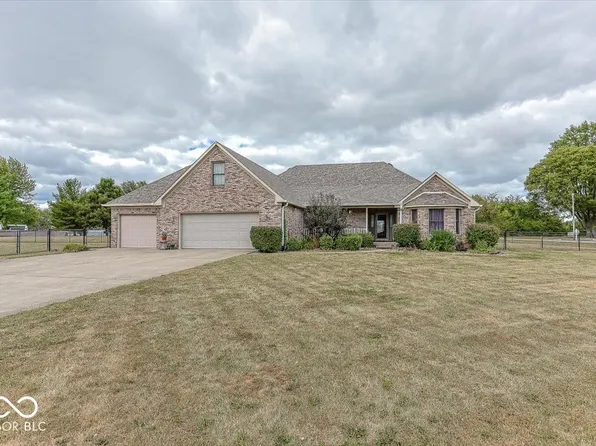 3862 Sawmill Ct, New Palestine, IN 46163