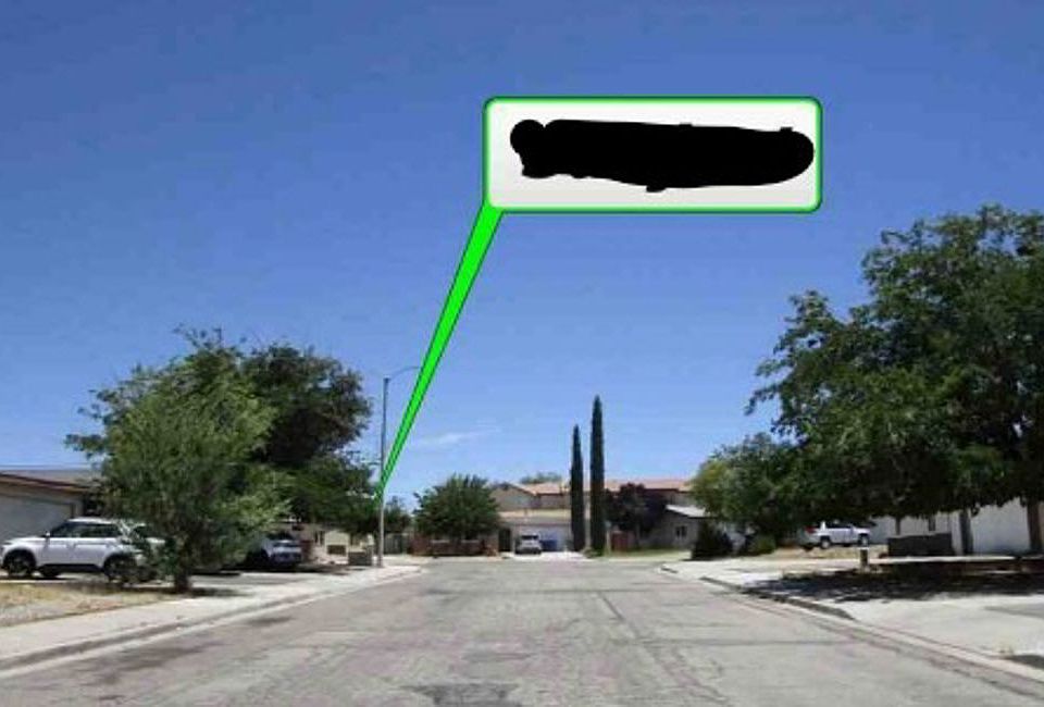 Exterior Neighborhood (street photo)