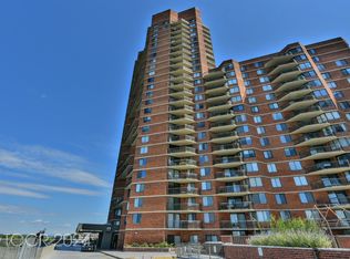 233 Harmon Cove Tower, Secaucus, NJ 07094