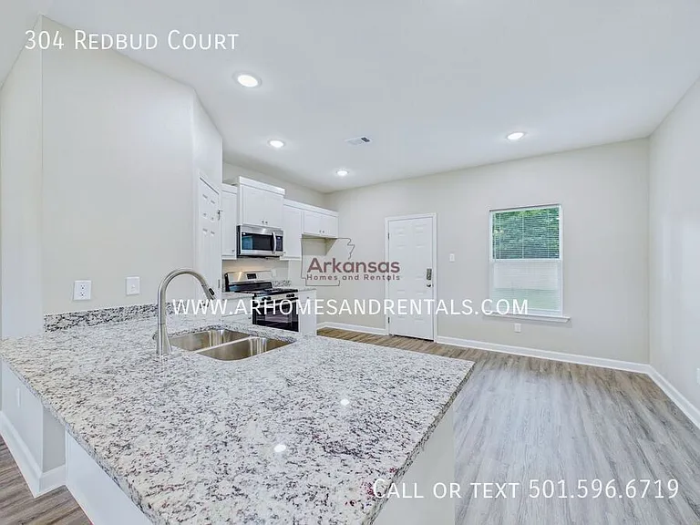 304 Redbud Ct — Photo 6