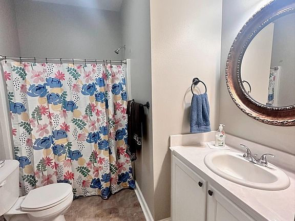 4th image of 11705 Burgess Ave Unit 5B
