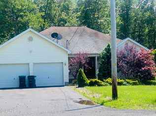 194 Church Rd, Mountain Top, PA 18707