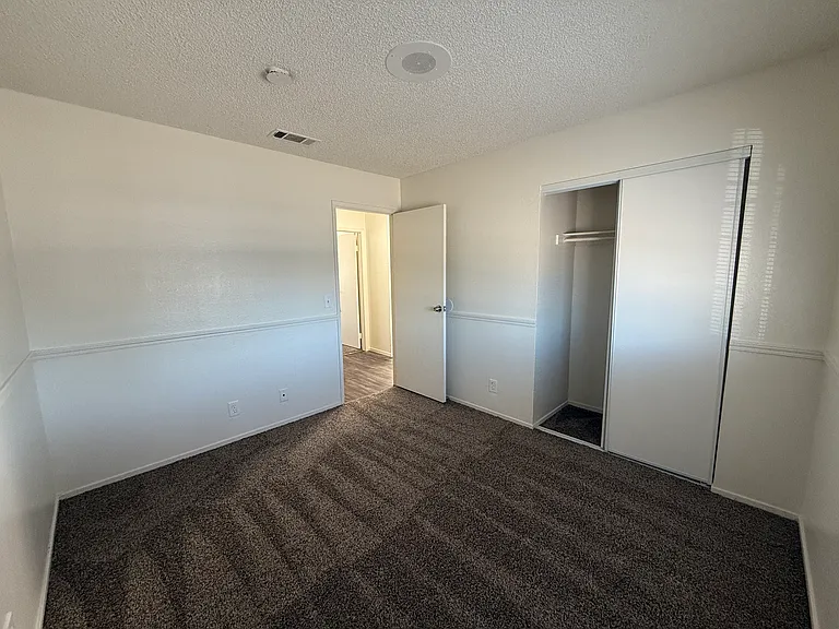 455 Ash St — Photo 8
