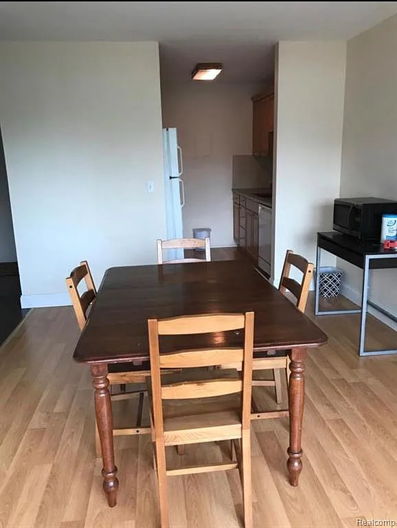 2 bed, 2.0 bath, 1173 sqft, $1,750 — Photo 3