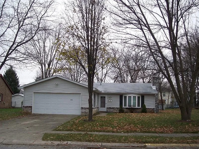 194 N Henry St photo 1