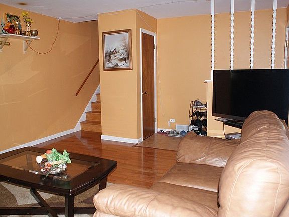 3rd image of 305 Westmoreland Dr