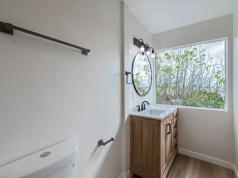 582 Arizona St — Photo 10