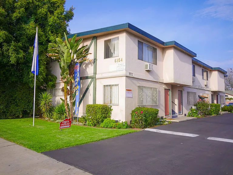 6944-6954 Coldwater Canyon Ave — Photo 7