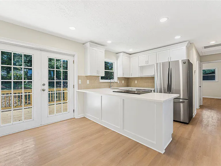 6371 Westbury Rd — Photo 11
