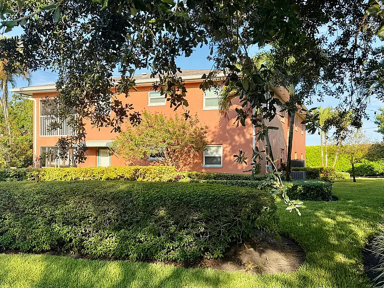 965 Morningside Dr #2W — Photo 6