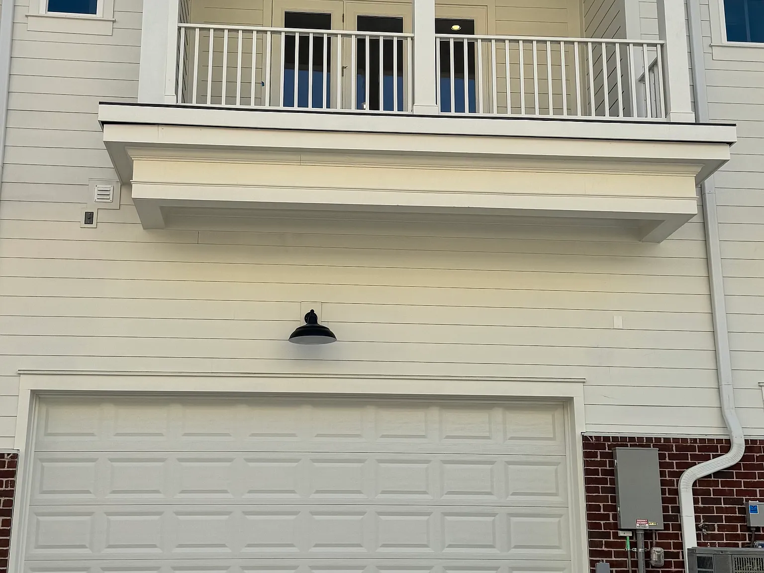 3 bed, 2373 sqft, $6,000 — Photo 4