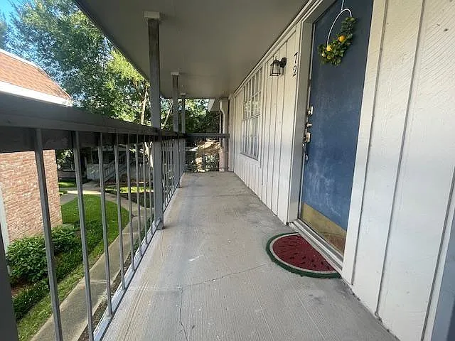 2 bed, 2.0 bath, 1040 sqft, $1,450 — Photo 2