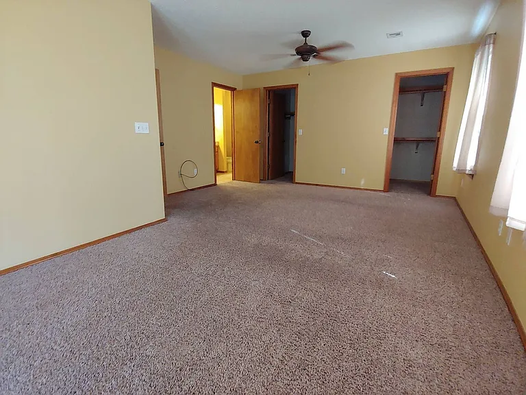 2112 Ford St — Photo 9