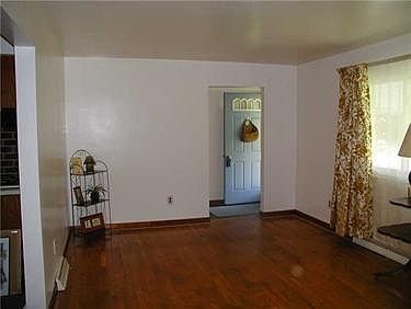 4th image of 113 Linsdale Dr