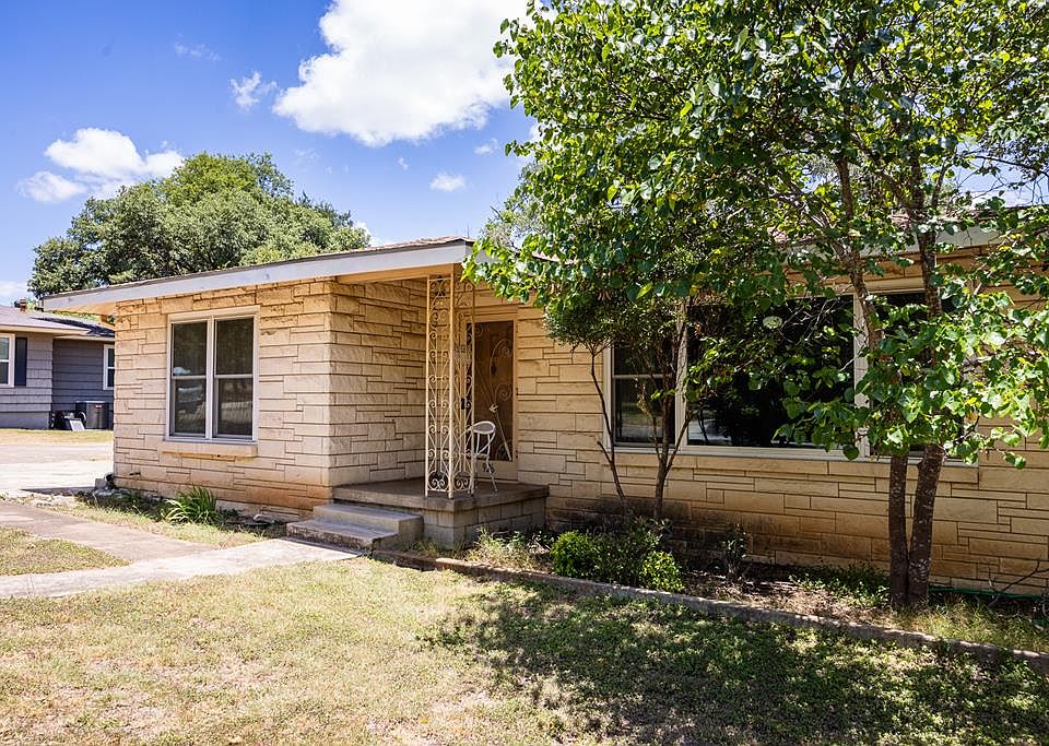 1st image of 926 Bluebonnet Dr