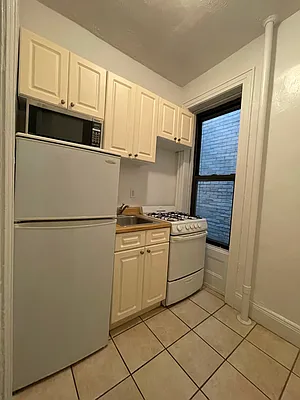 Rented by Peter R. Hungerford, LREB | media 10