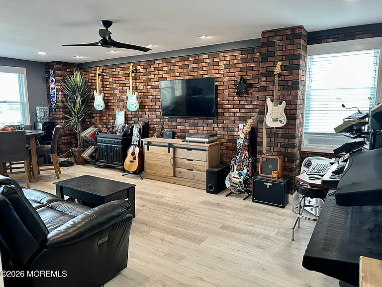 510 Deal Lake Dr #2H — Photo 2